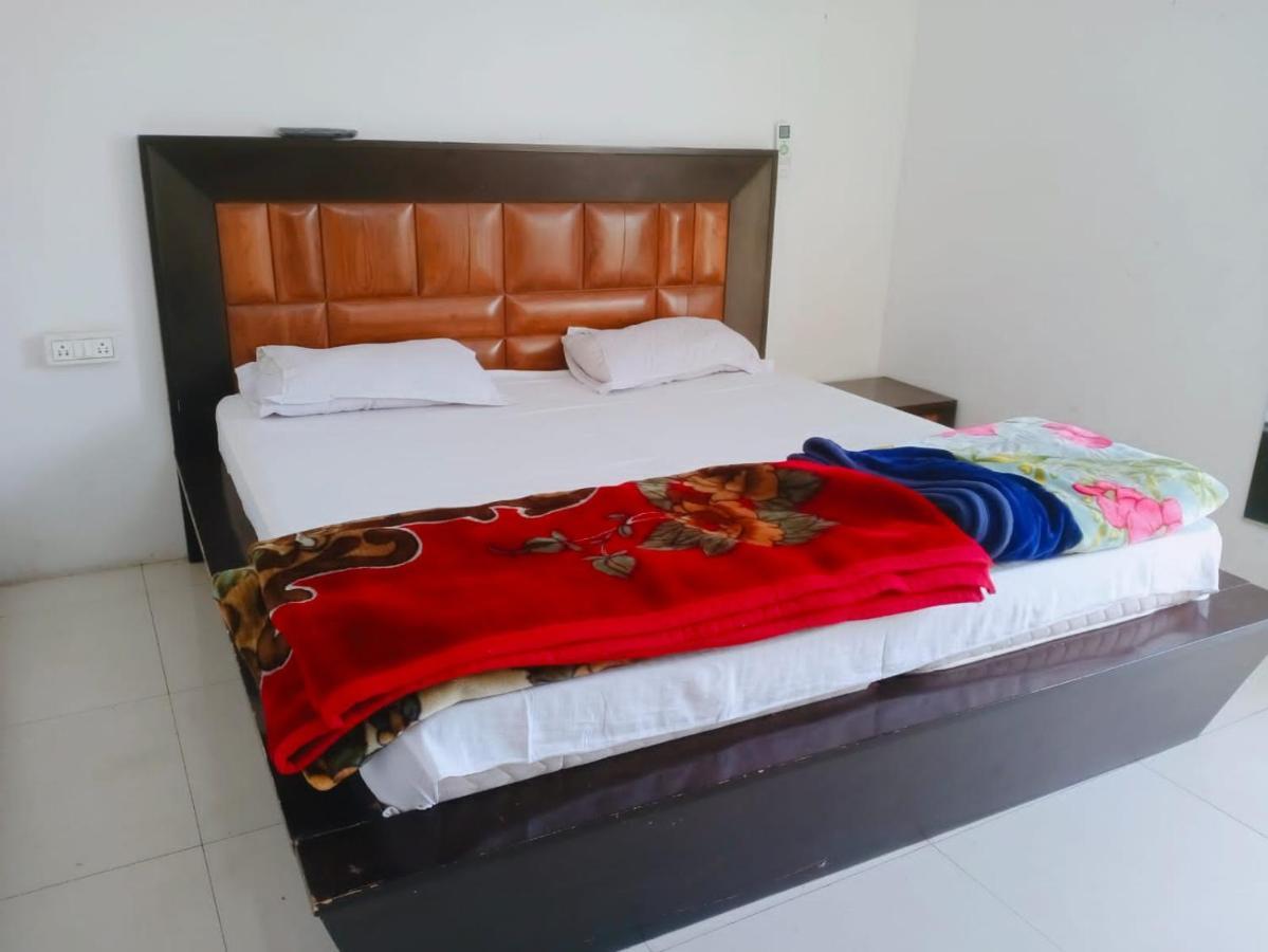 Homestay Ac Dormitory New Delhi Buitenkant foto