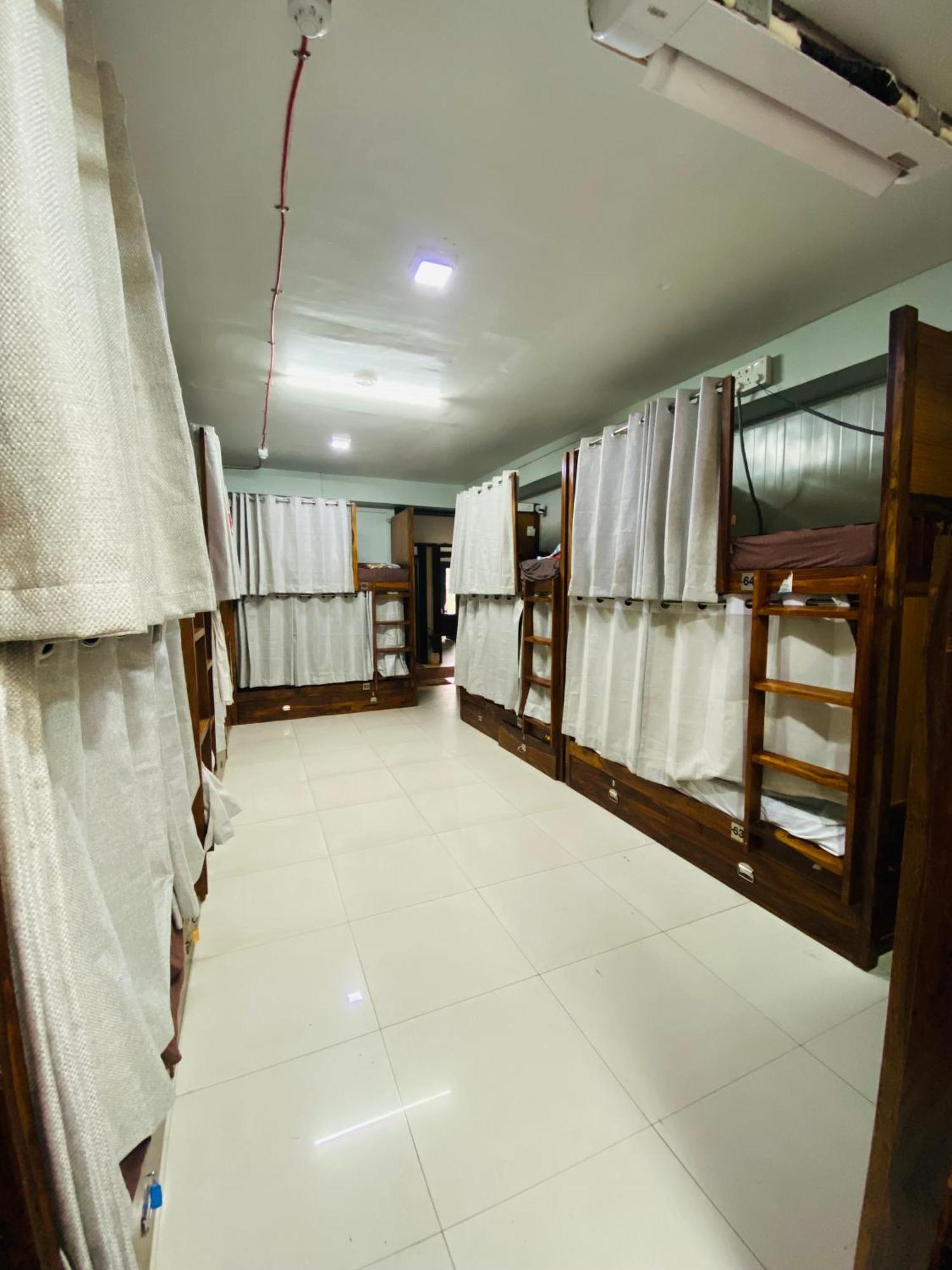 Homestay Ac Dormitory New Delhi Buitenkant foto
