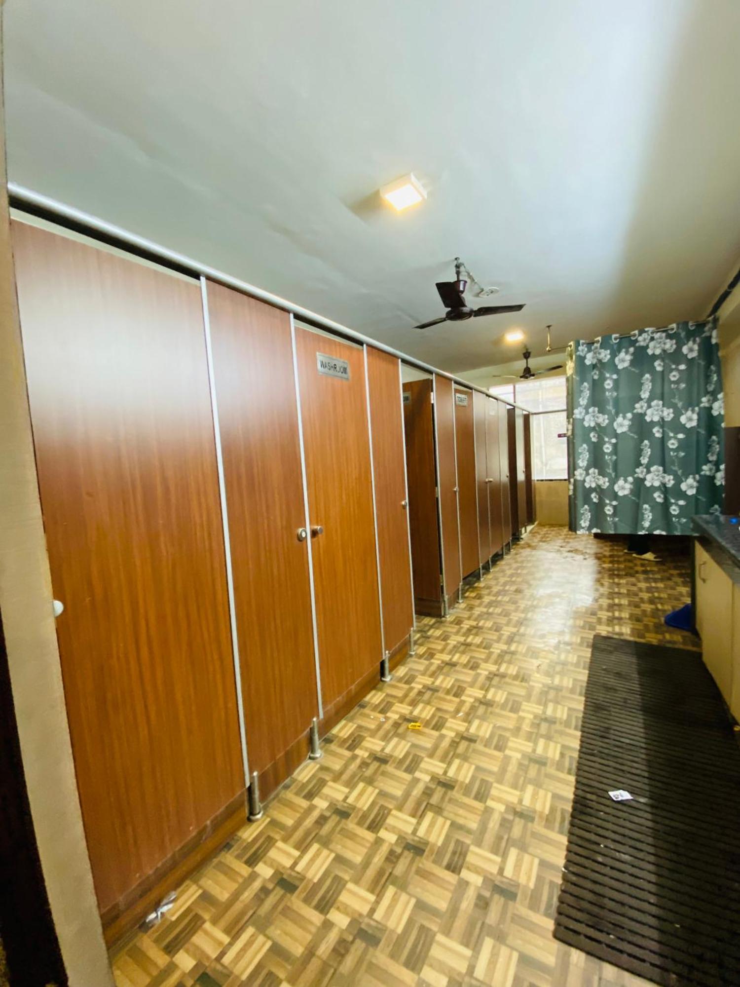 Homestay Ac Dormitory New Delhi Buitenkant foto