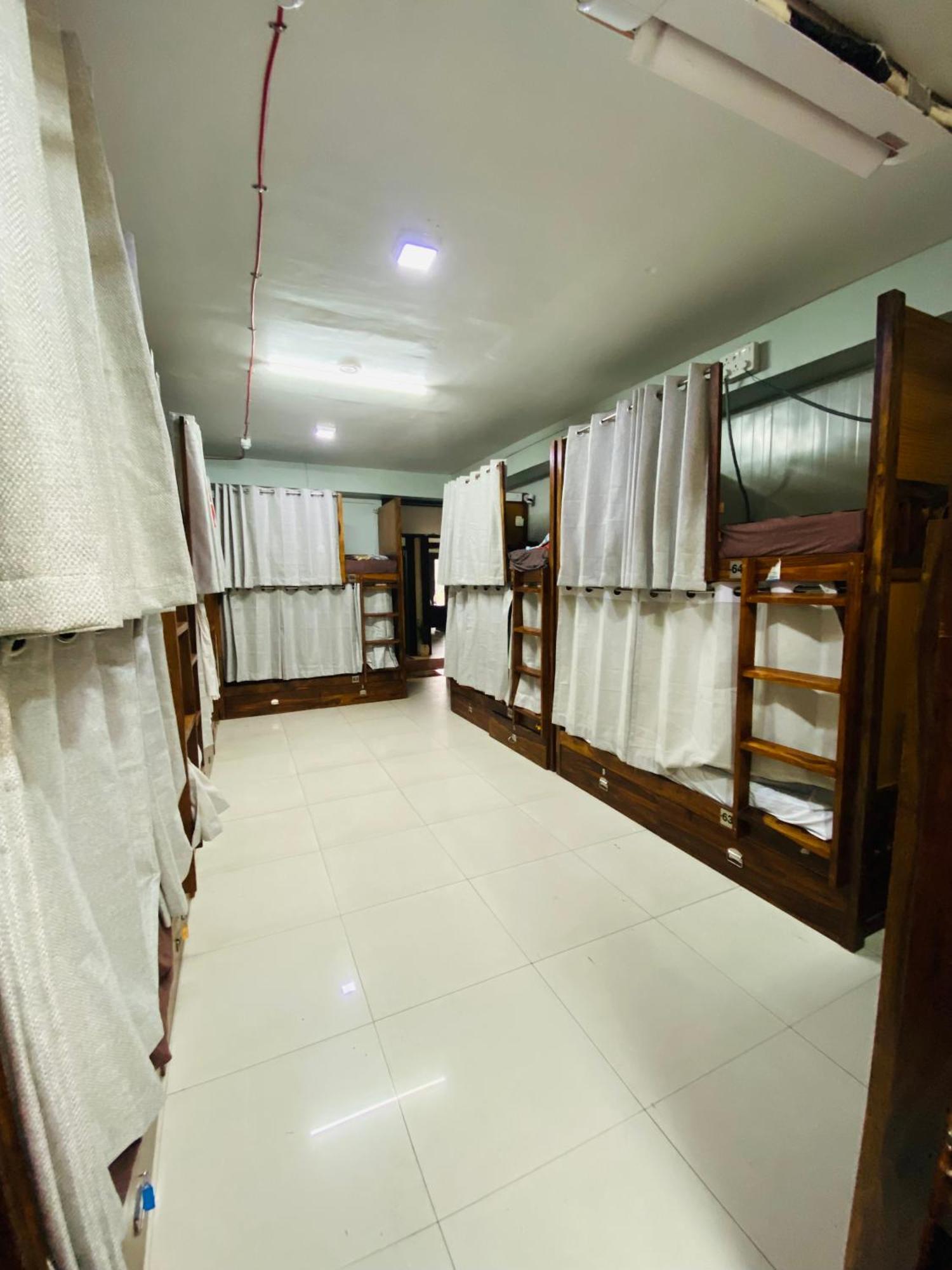 Homestay Ac Dormitory New Delhi Buitenkant foto