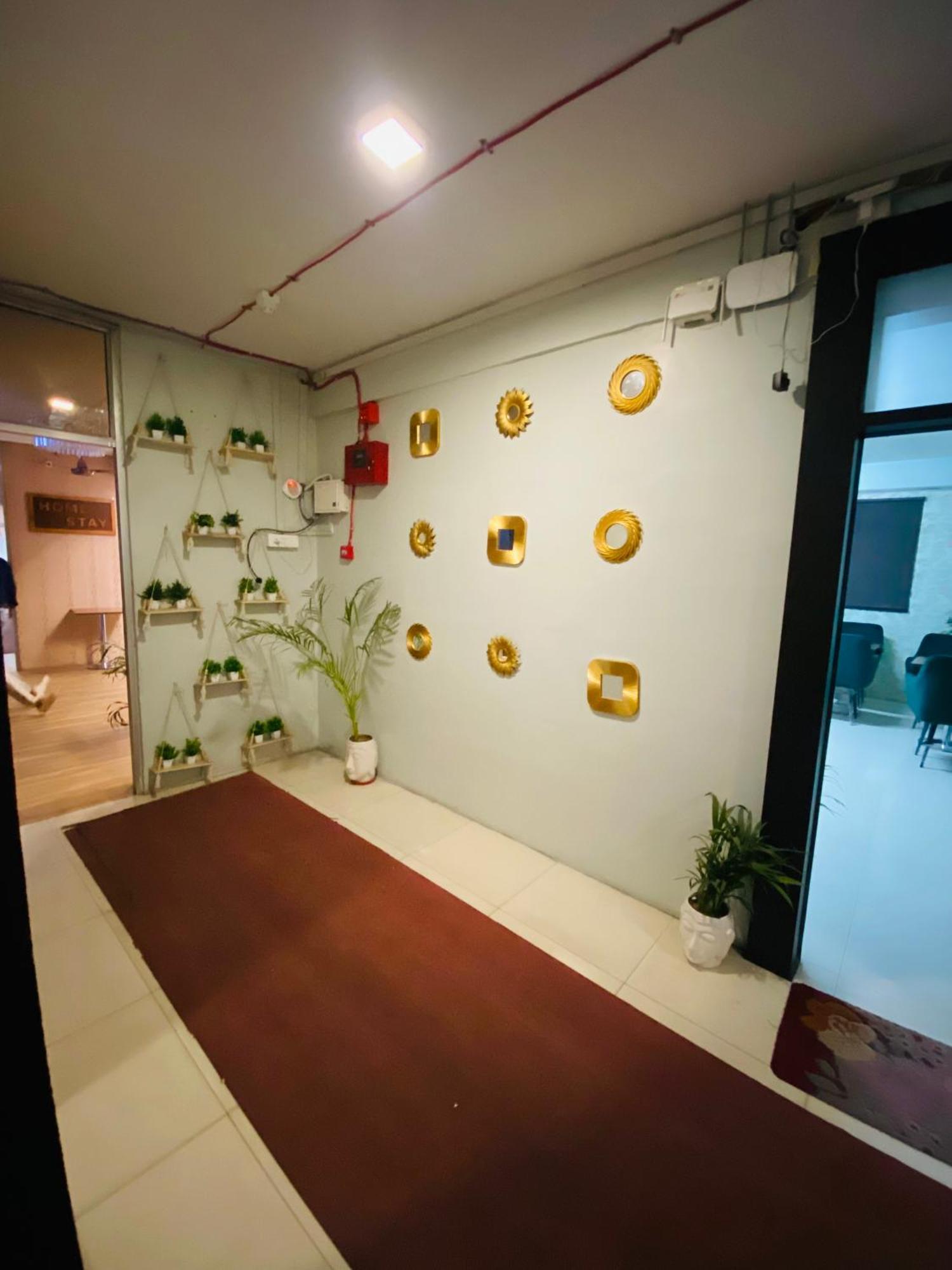 Homestay Ac Dormitory New Delhi Buitenkant foto