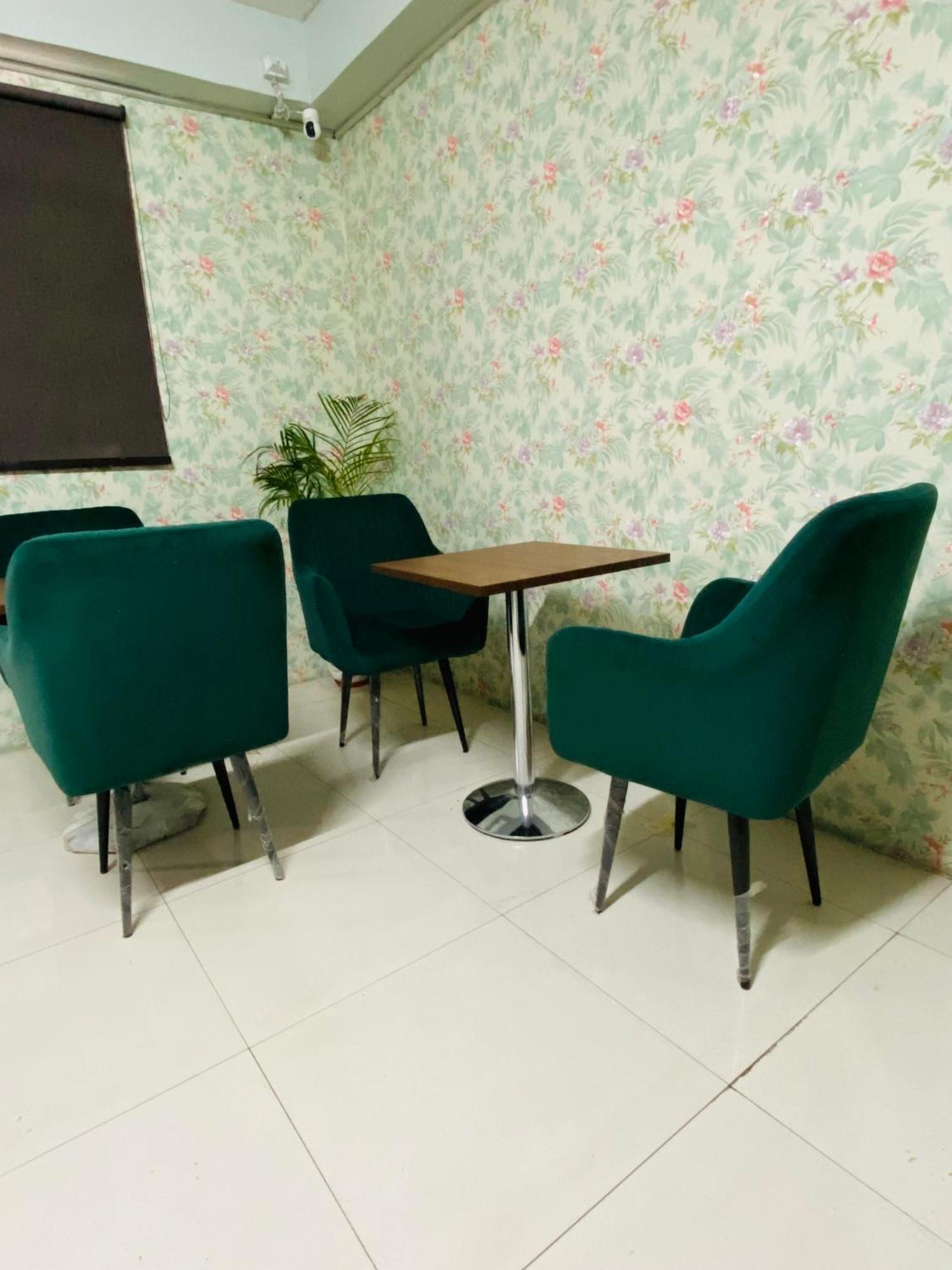 Homestay Ac Dormitory New Delhi Buitenkant foto