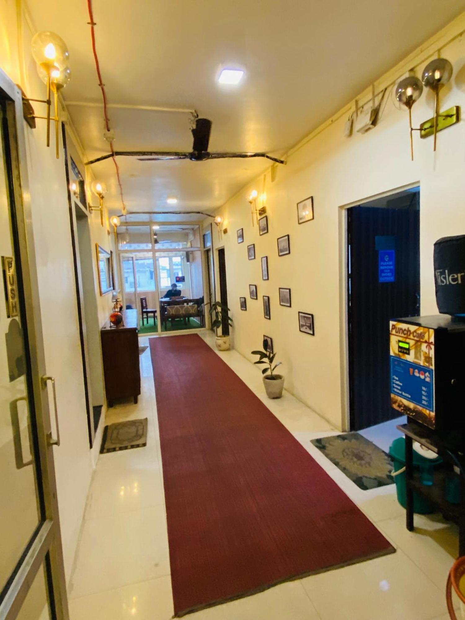 Homestay Ac Dormitory New Delhi Buitenkant foto