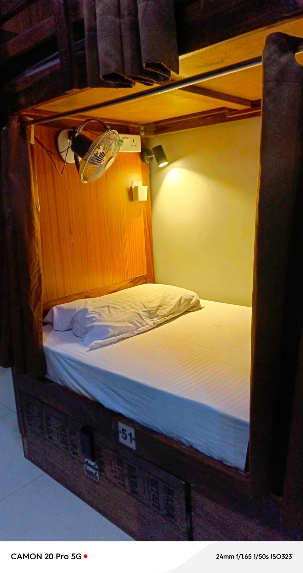 Homestay Ac Dormitory New Delhi Buitenkant foto