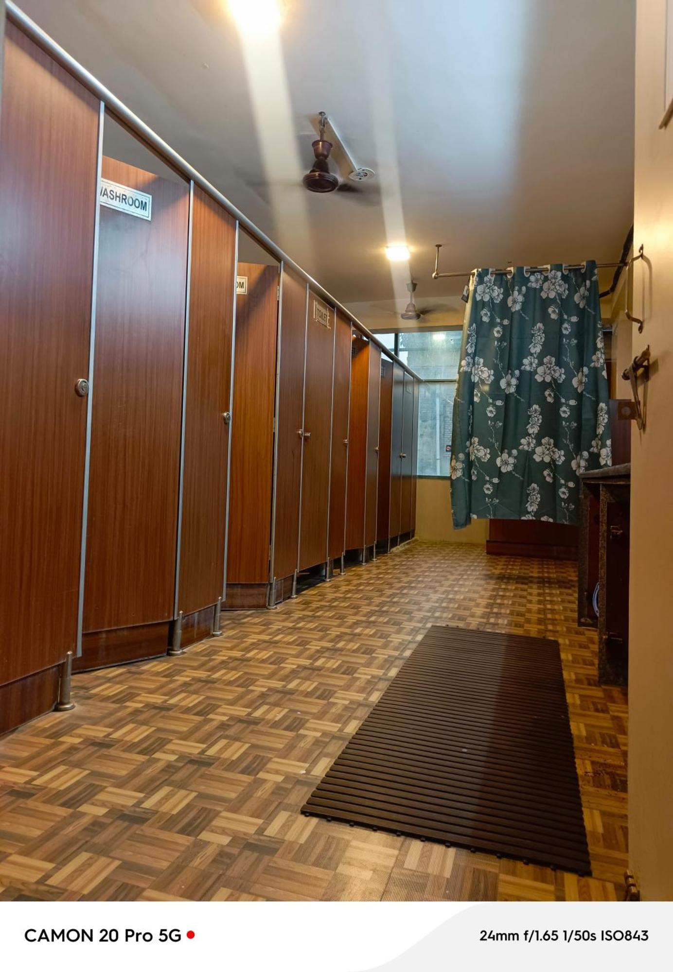 Homestay Ac Dormitory New Delhi Buitenkant foto