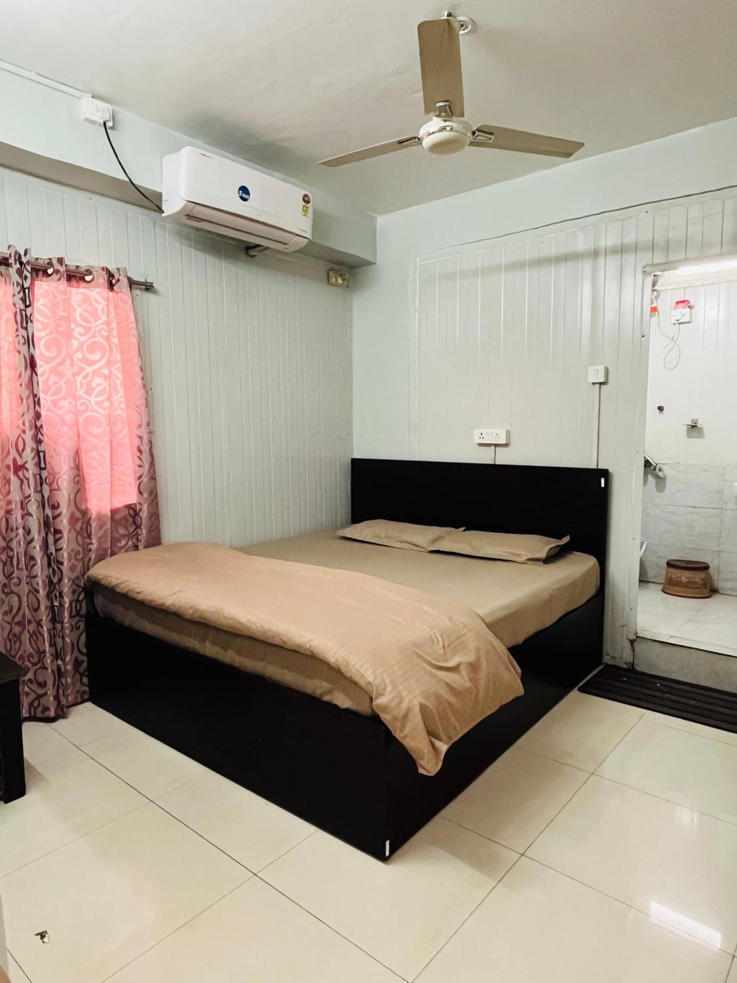 Homestay Ac Dormitory New Delhi Buitenkant foto